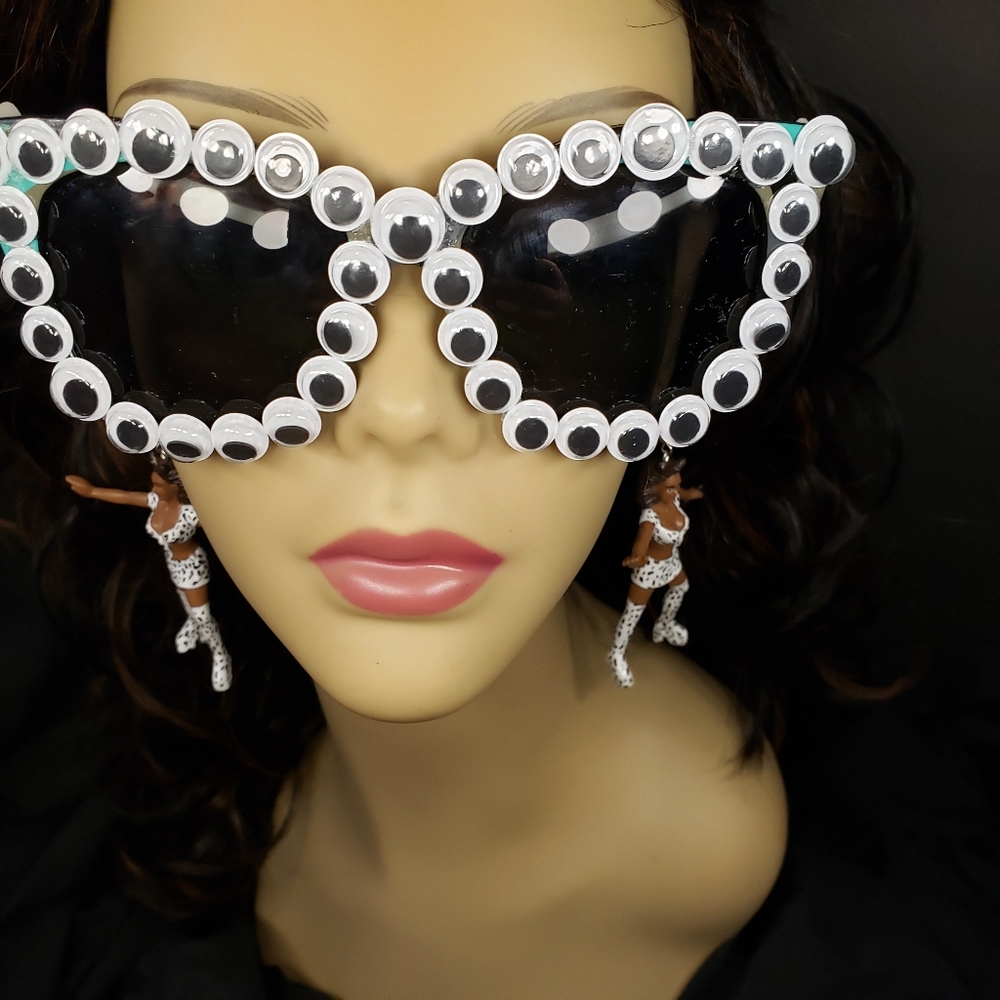 ✌👩‍🎤SCARY SPICE Earrings - Picture 5 of 7